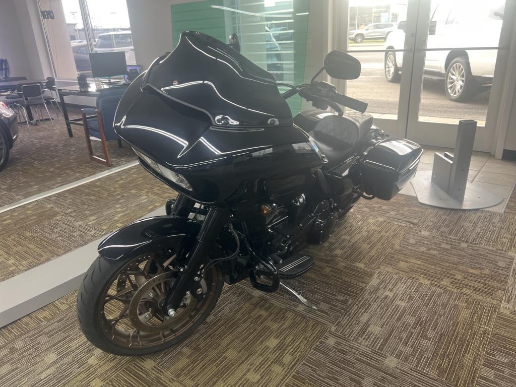 2022 HARLEY DAVIDSON ROAD GLIDE Base