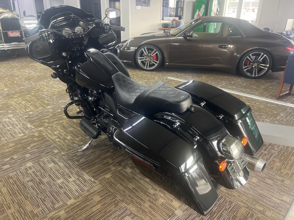 2022 HARLEY DAVIDSON ROAD GLIDE Base