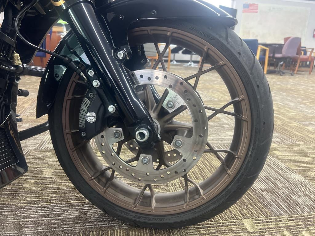 2022 HARLEY DAVIDSON ROAD GLIDE Base