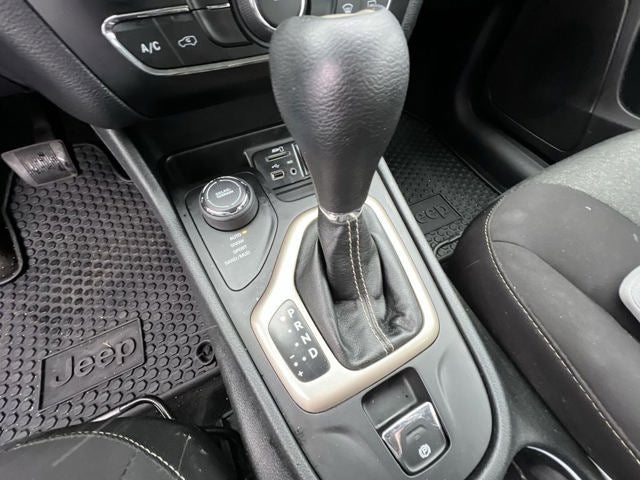 2015 Jeep Cherokee Sport