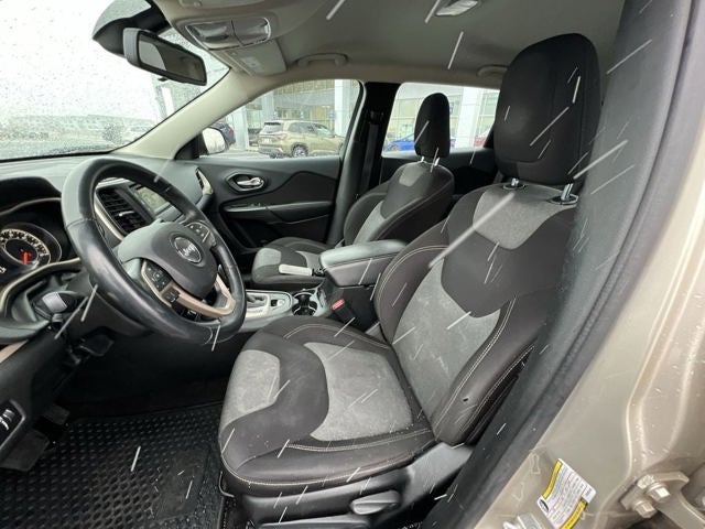 2015 Jeep Cherokee Sport