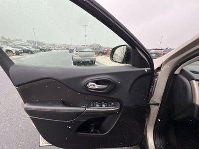 2015 Jeep Cherokee Sport