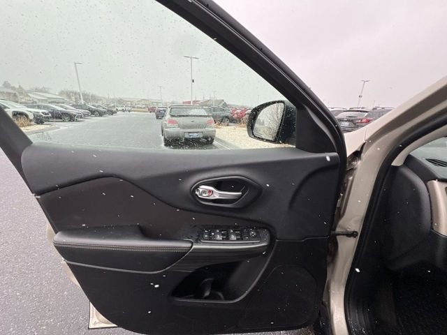 2015 Jeep Cherokee Sport