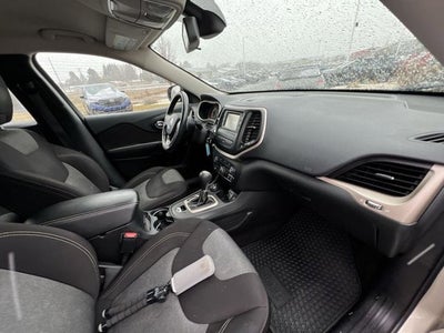 2015 Jeep Cherokee Sport