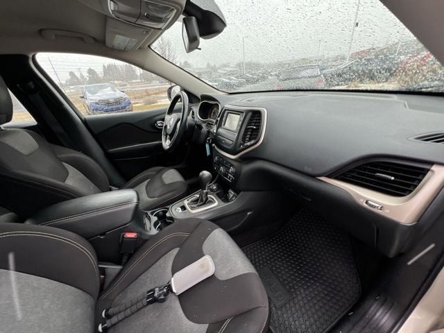 2015 Jeep Cherokee Sport