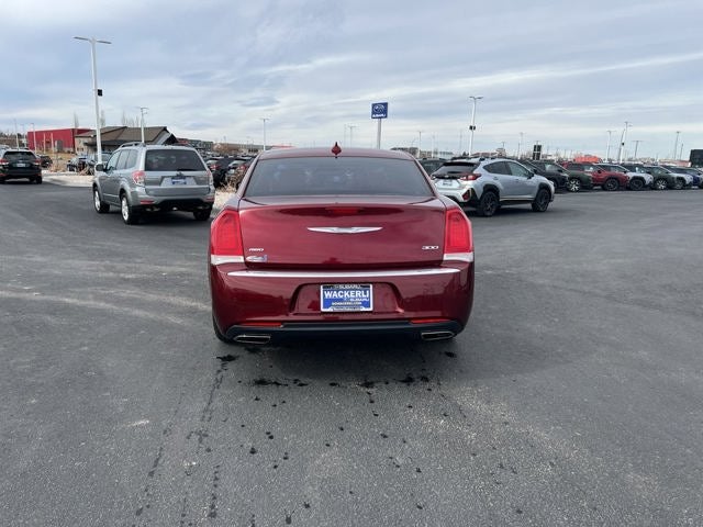 2018 Chrysler 300 Touring L