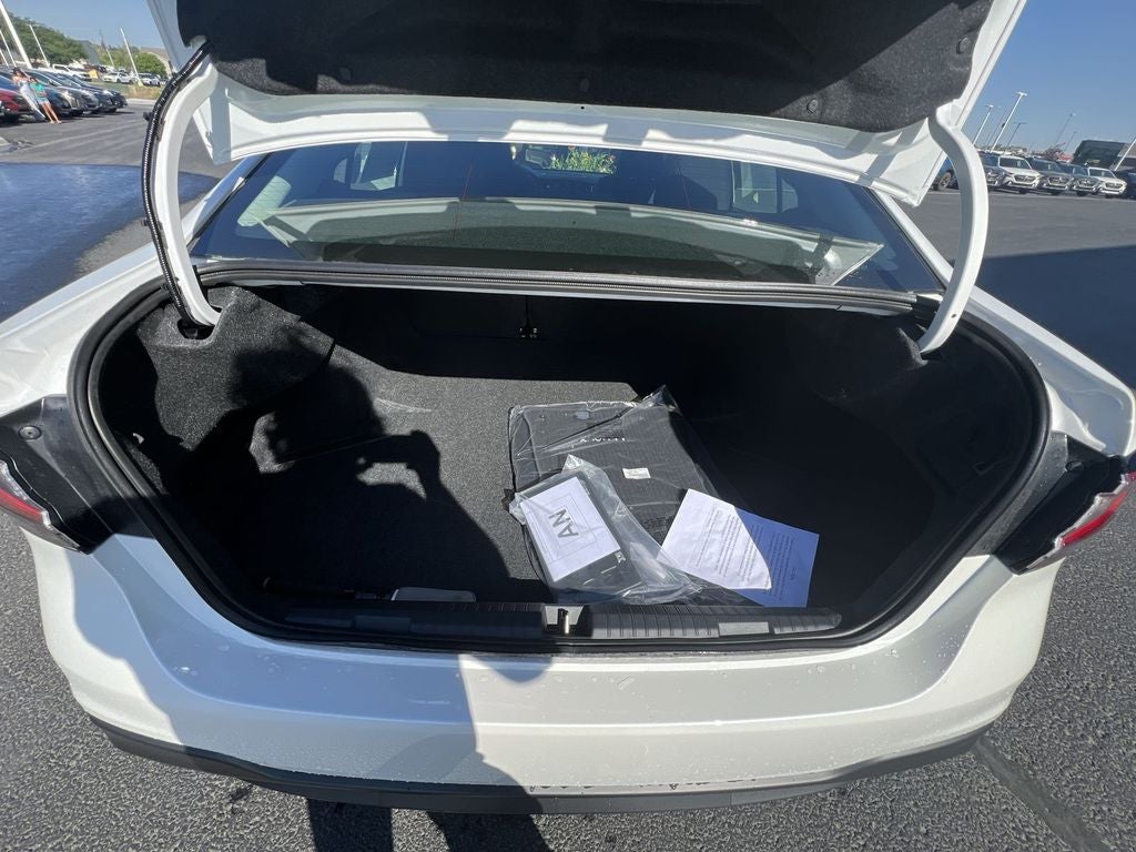 2025 Subaru Legacy Base