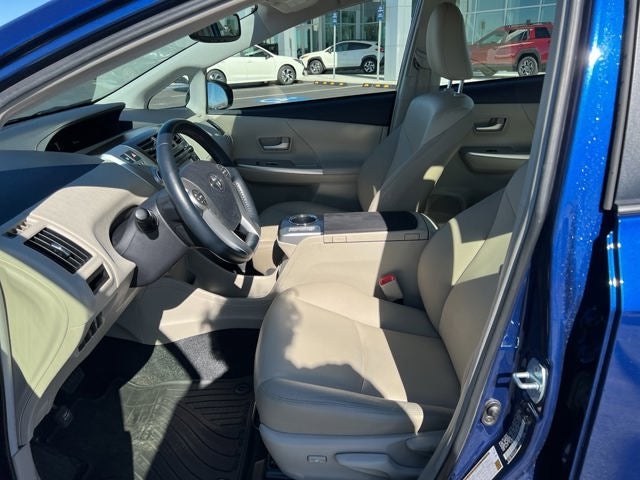 2013 Toyota Prius v Five