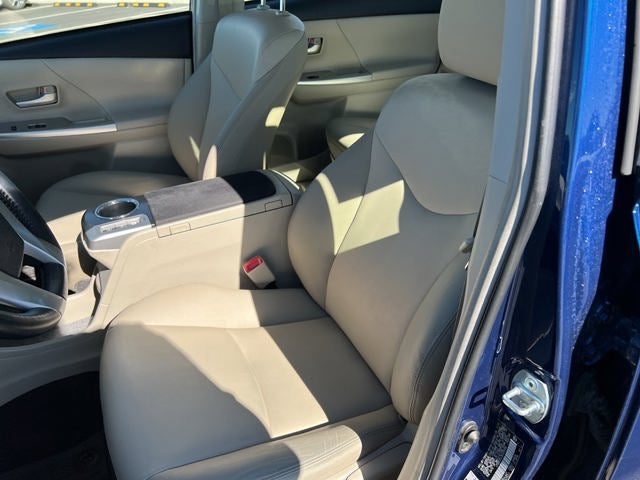 2013 Toyota Prius v Five