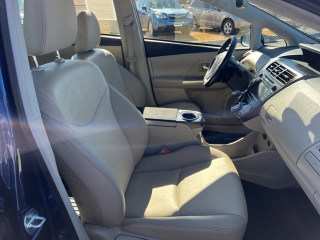 2013 Toyota Prius v Five